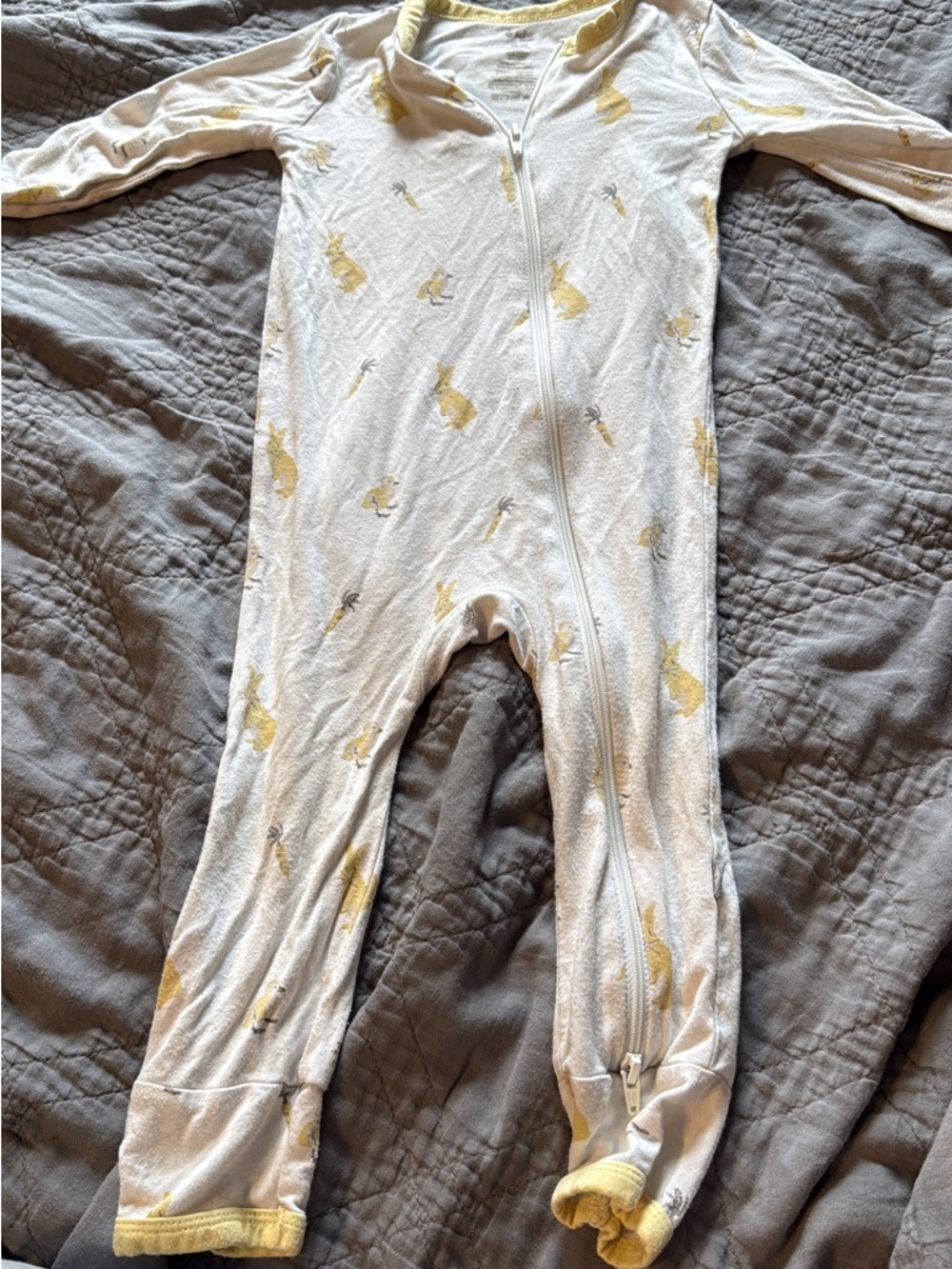 Kyte baby White One-Piece Pajamas with Yellow Animal Print